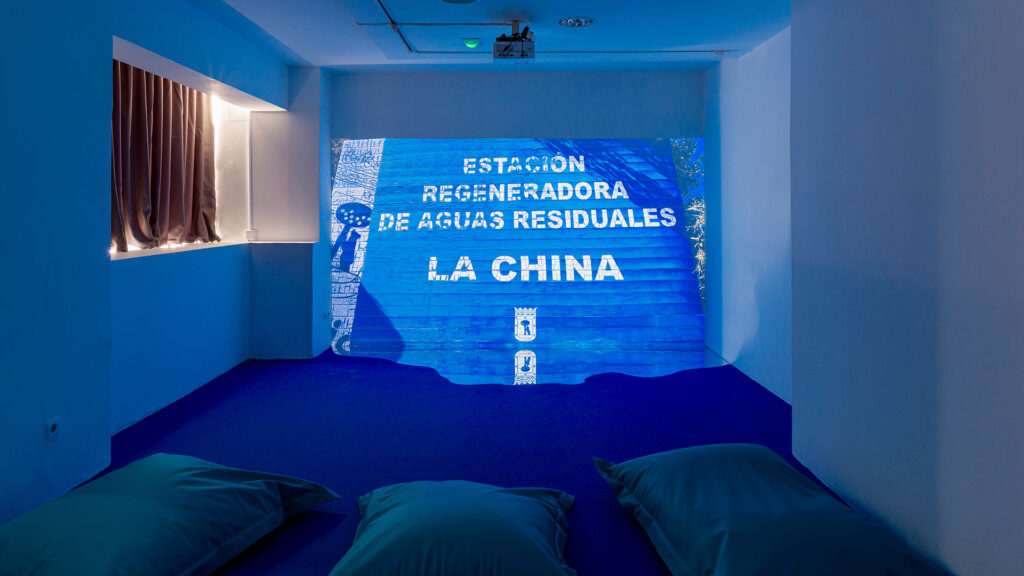 Aprendiz de Río, video installation by artist Juan Pablo Pacheco